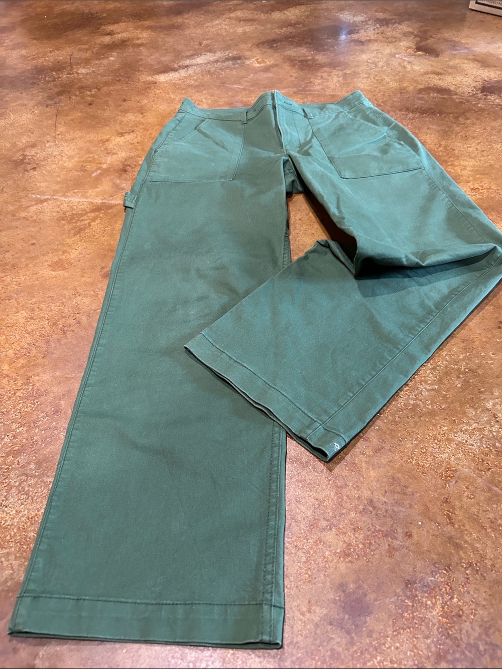 Old Navy Wide-Leg Utility Pants in Forest Green